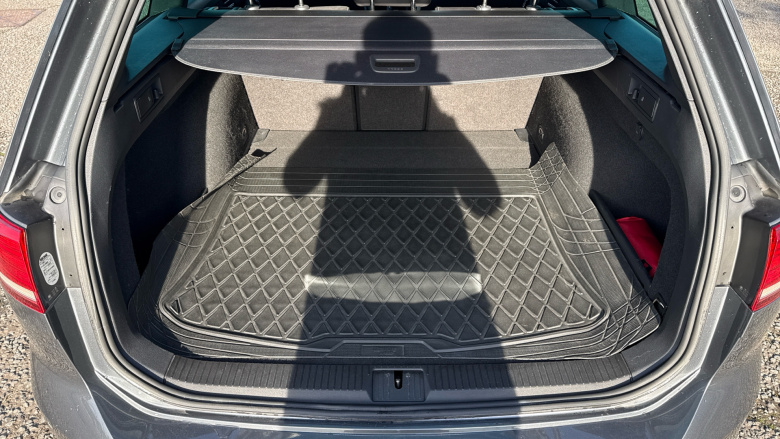 Volkswagen Passat 2.0 TDI R-Line 5dr DSG [Panoramic Roof] Diesel Estate